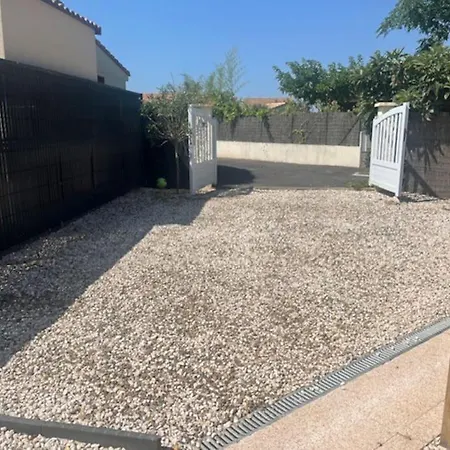 בית נופש Romari, Plage A Pied ונדרה